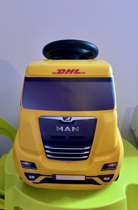 Camião DHL gigante para crianças, em  bom estado 18euros. Não faço envios.