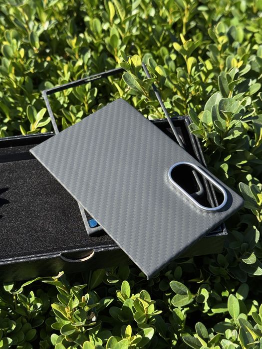 Карбоновый чехол Samsung Galaxy Fold 8 + MagSafe