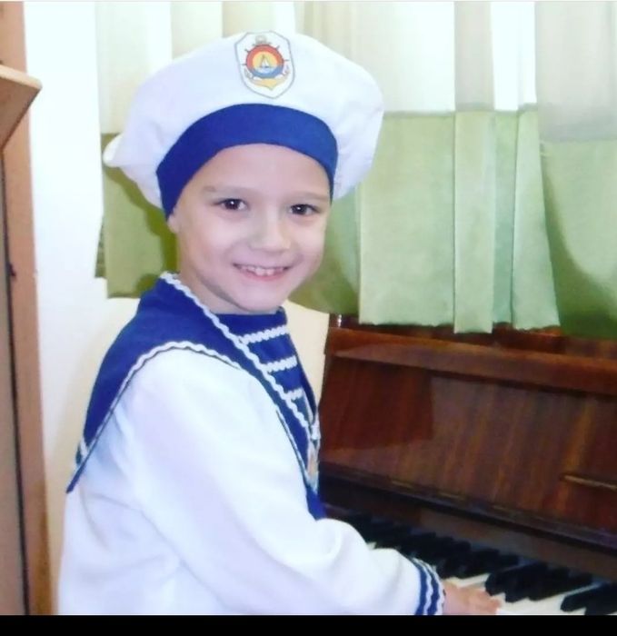 Оренда карнавальних костюмів жук весна бджола лелека моряк сонце квітк