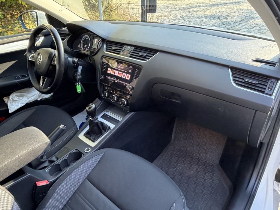 Skoda Octavia Lift 1.6 Tdi Bdb Stan Bogata Wersja Serwisowana Okazja