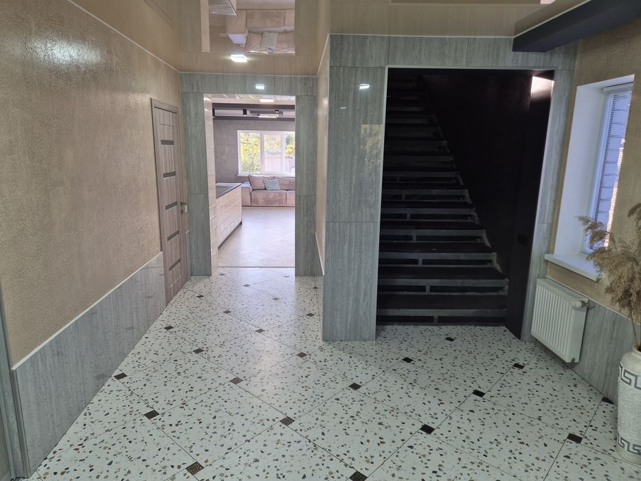 Будинок біля води. Перша лінія