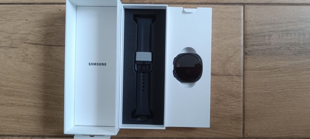 Zegarek Samsung Galaxy watch 9 - (LTE eSIM,40mm)- cena do negocjacji