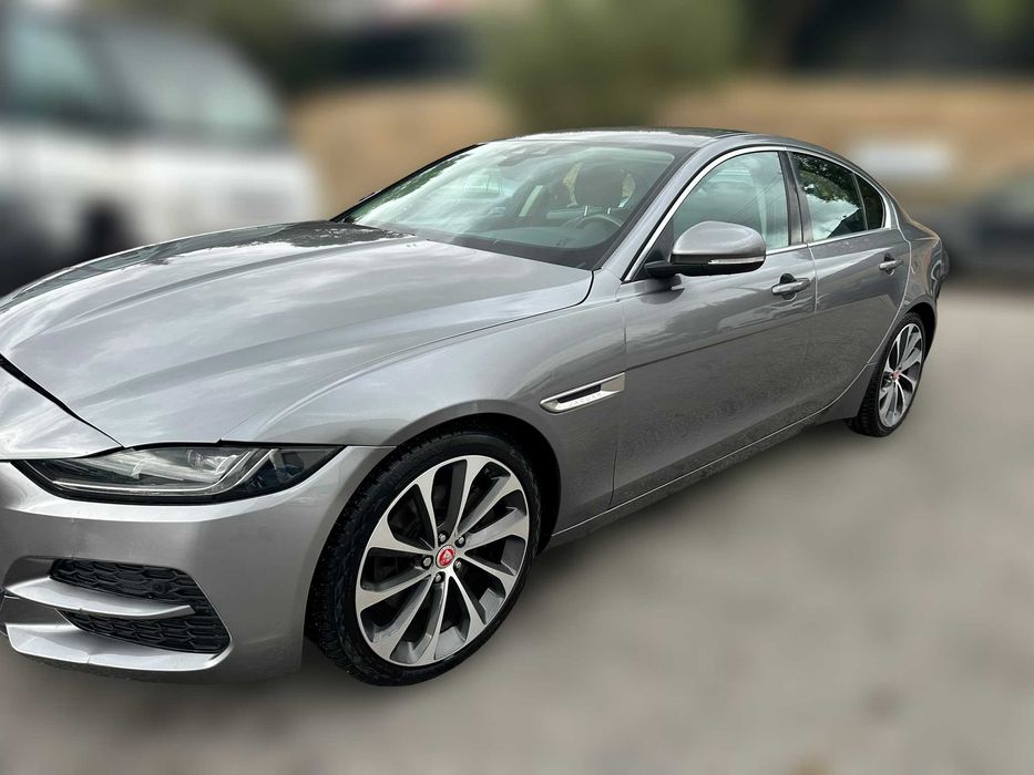 Jaguar XE 2.0d 180cv Caixa Aut. de 2020 Salvado