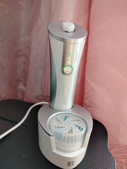 Щітка для вмивання, масажер для обличчя електричний LR Zeitgard