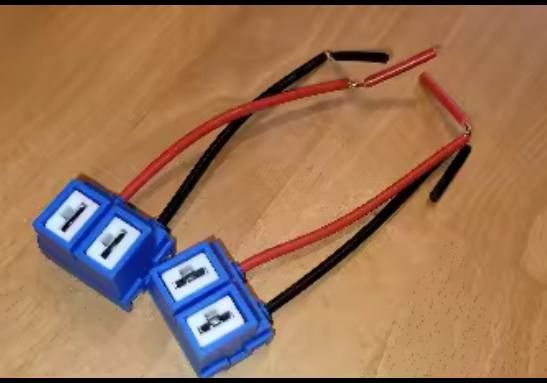 Разъем h7. Авто лампы  H7 Philips Vision +30 12v  55w та 100w (синие).