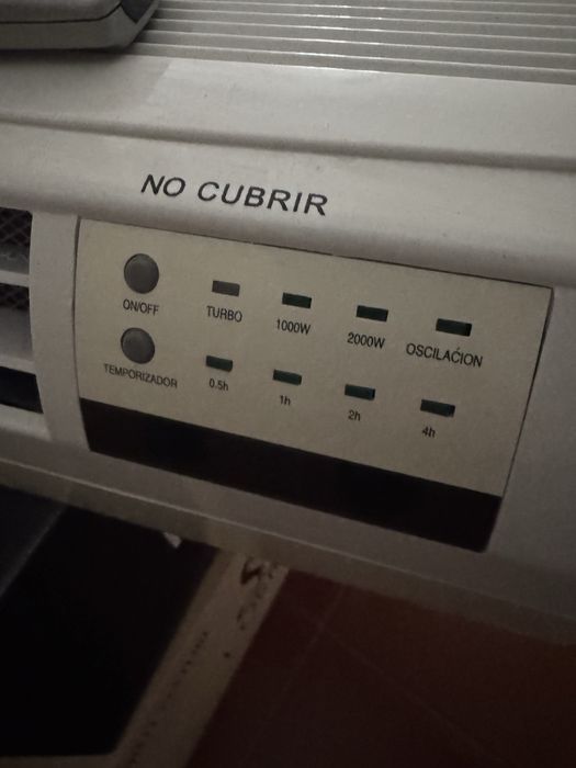 Aquecedor de parede com comando.