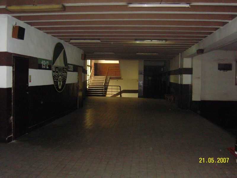 Na sprzedaż BUDYNEK ADMINISTRACYJNY po kopalni. 4620m2 i działka.