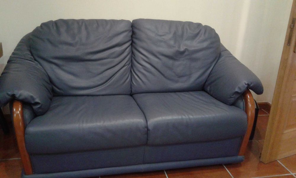 Conjunto de sofás (2 lugares + 3 lugares)