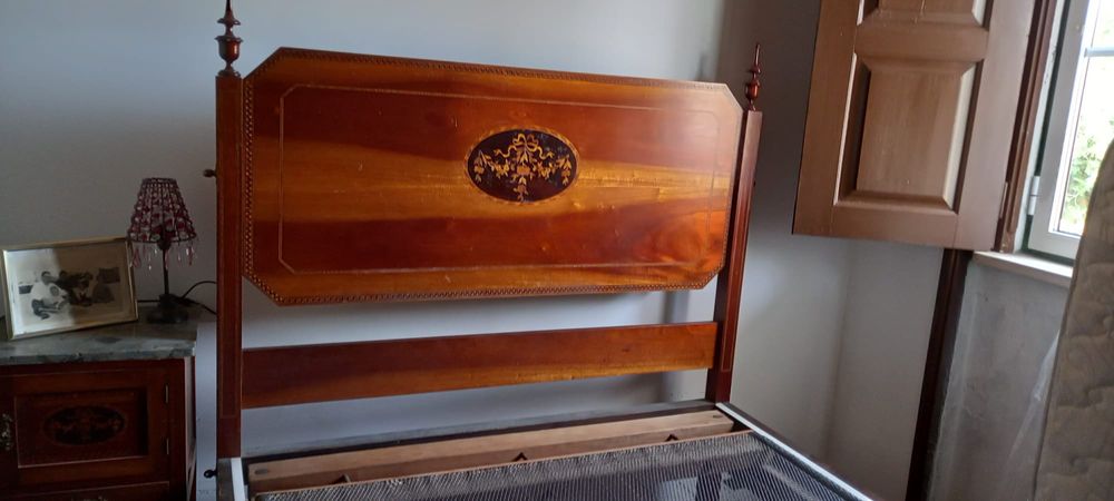 Mobilia Antiga estilo D. Maria