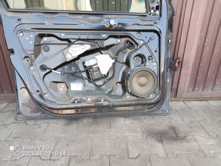 " Passat B6 drzwi lewe przednie LC9X