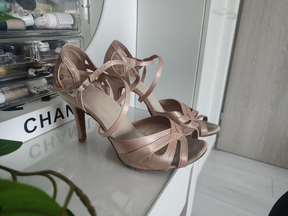 Buty do tańca taneczne taniec towarzyski beżowe z szybkim zapięciem 40