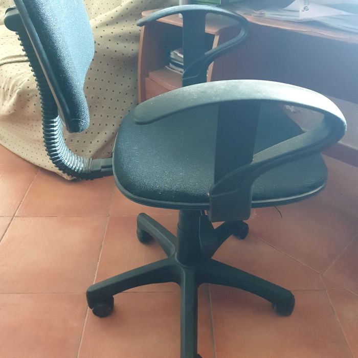 Secretária mais cadeira