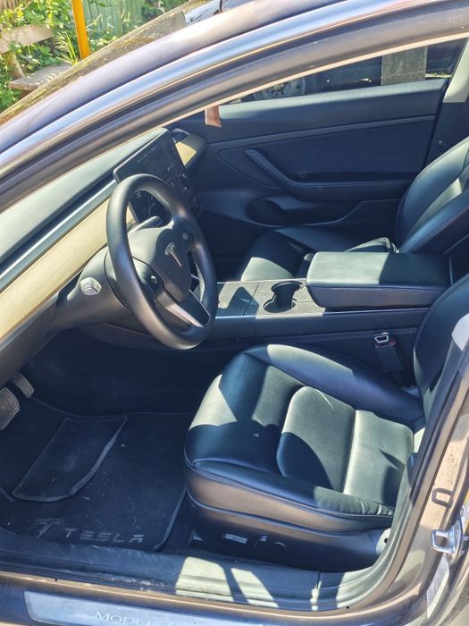 Продам Tesla model 3