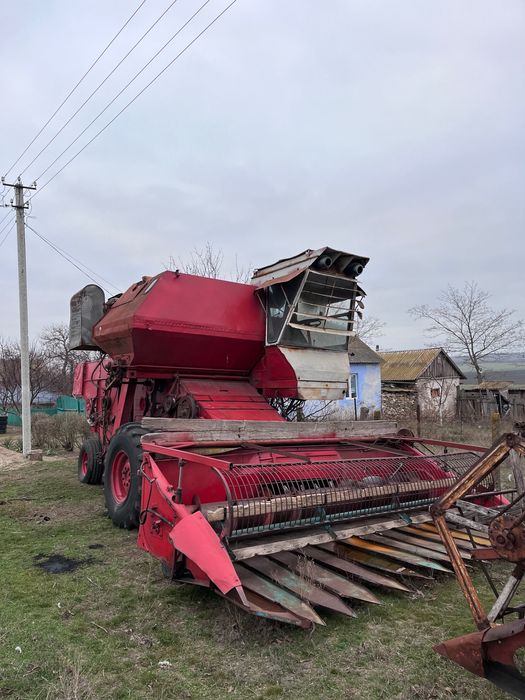 Комбайн нива СК-5 один з двох на вибір