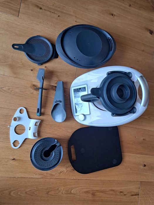 Thermomix 6 wraz z wyposażeniem