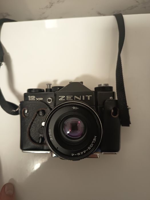 Aparat zenit z lampą