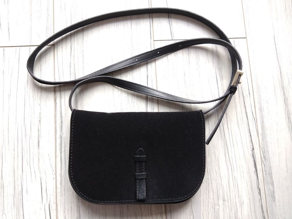 Zara mała czarna skórzana torebka kopertówka