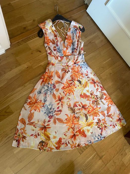 Deslumbrante vestido da prestigiada marca Guess