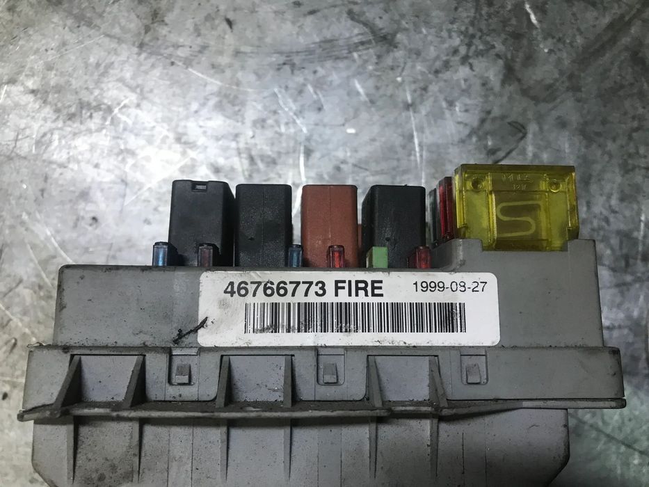 CAIXA DE FUSIVEIS FIAT PUNTO 188 99-04 46766773