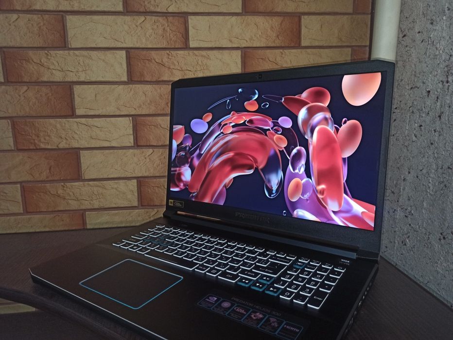 Acer predator Helios 300/1660 ti/i7-9750H/17.3