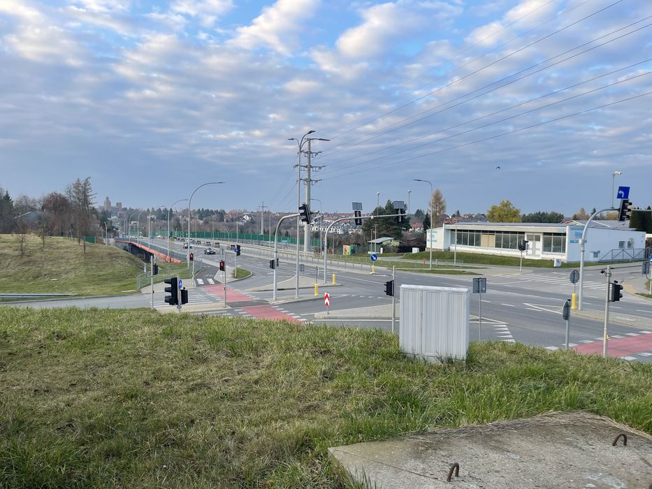 Działka utwardzona 1000 m2  Nałęczowska 40