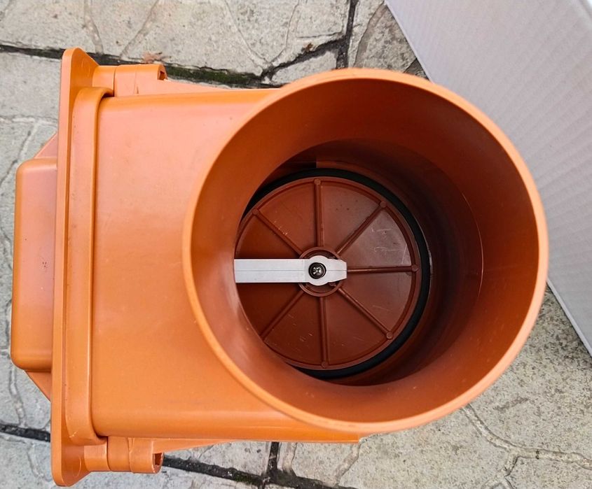 Обратный канализационный клапан МПласт 110мм новый