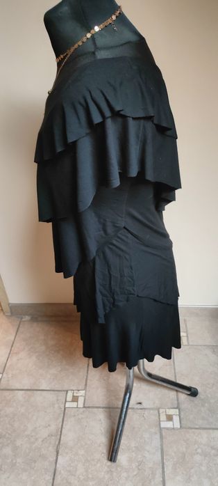 Sukienka na jedno ramię/ falbany Oxtre rozm M/L