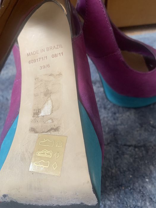 Босоніжки шкіряні.