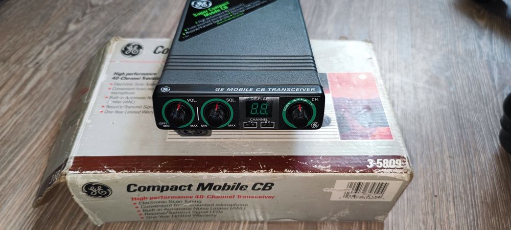 Радиостанция General Electric (GE) Compact Mobile CB, 3-5809.