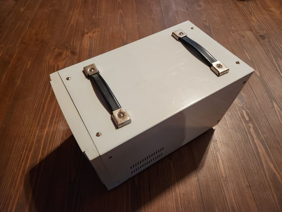 Стабілізатор напруги 10kVa під ремонт