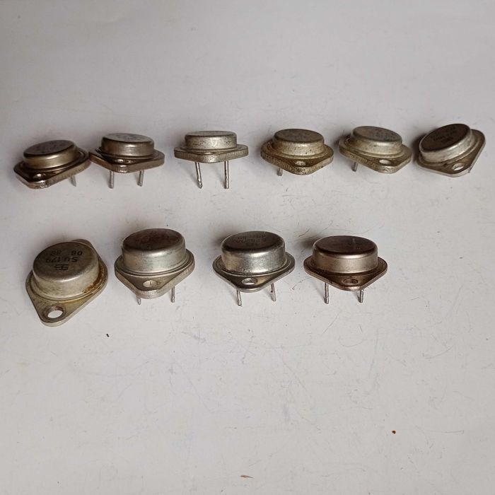 Tranzystor SD168, SU160, 161, 179, SM8520, S2530, 2SD820  -10szt.