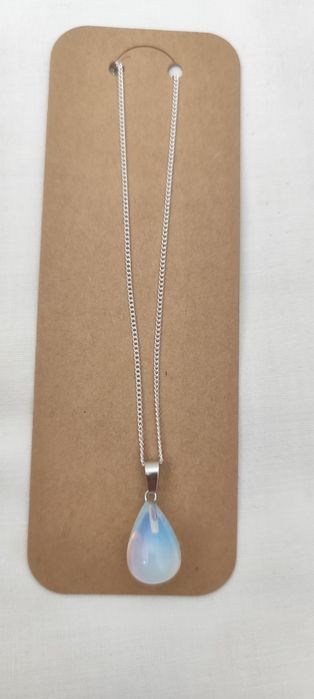 Colar com Pedra da Lua coração ou gota