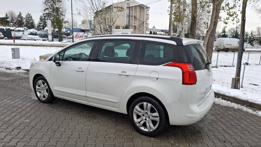 Пежо 5008 1.6 бензин 12 рік 7 місць