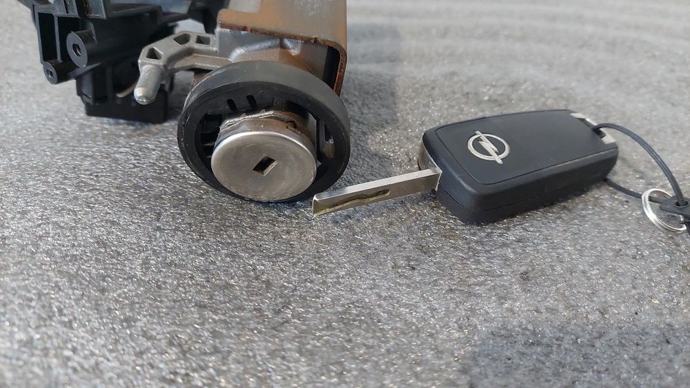 Canhão da ignição OPEL Corsa E
