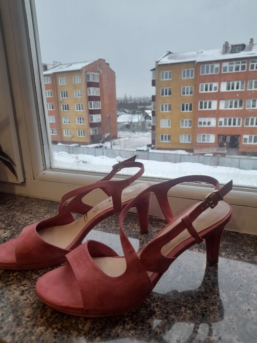 Босоніжки  Tamaris