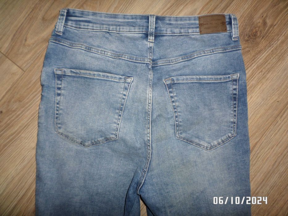 Firmowe spodnie damskie -jeans-elastyczny-33/32-M