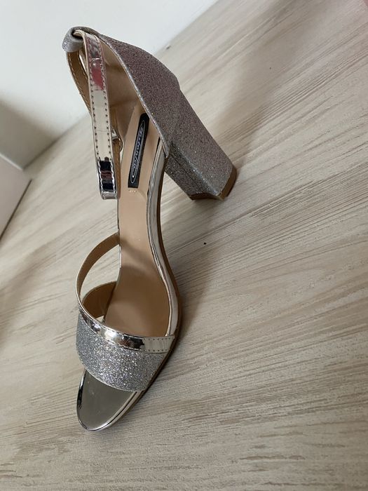 Sandałki na słupku