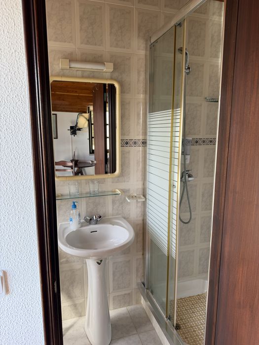 Alugo quarto suite