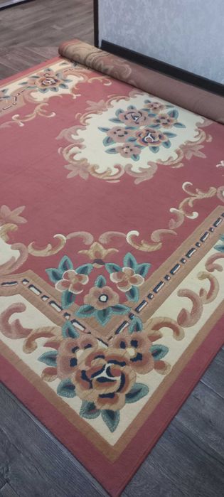 Продам килим в гарному стані