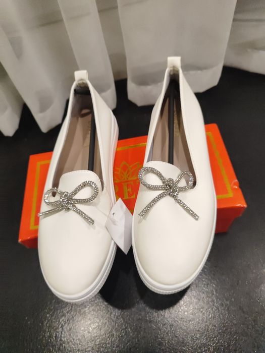 Лофери кеди макасіни білі 38 р