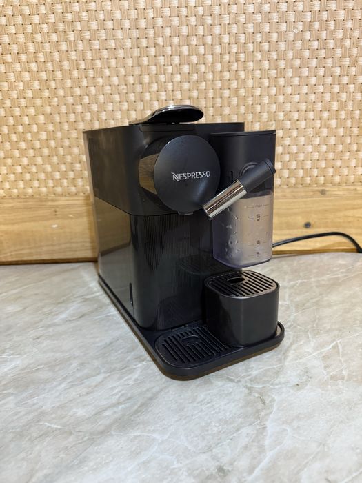 Кавомашина DeLonghi NESPRESSO Lattissima One EN 510.B