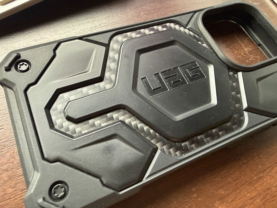 UAG iphone 15 pro + 1 szkło TORRAS