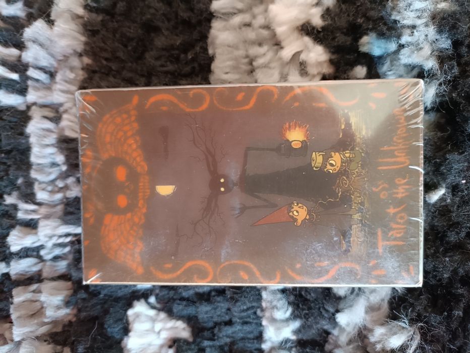 Tarot of the Unknown karty do tarota Halloween