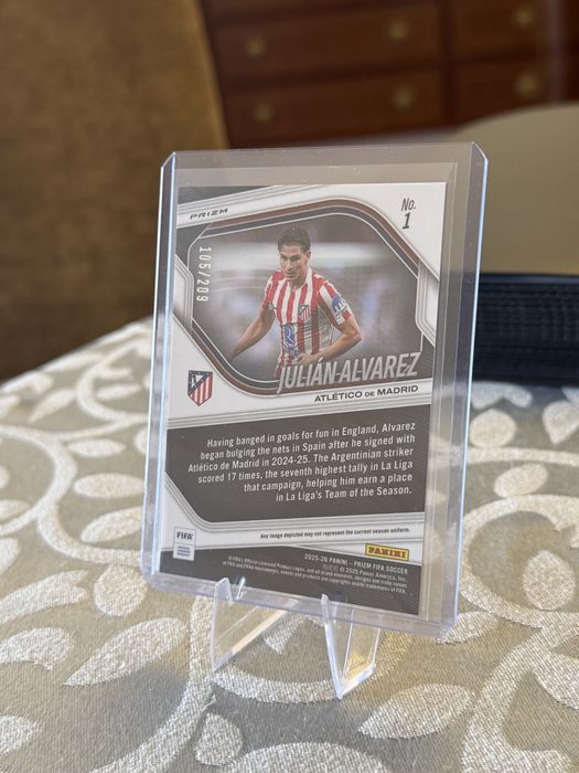 Julián Álvarez Blue Prizm /209 #1 | Panini Prizm FIFA 2025/26 | Atlético Madrid