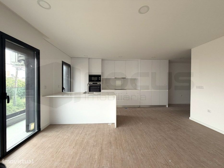 Novidade no mercado !!! Apartamento T2 com 2 SUITES Aveiro / Esgueira