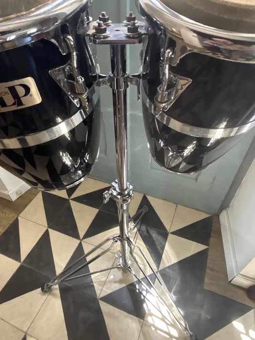 Mini Congas LP (Latin Percussion) + Peles Novas LP + Tripé