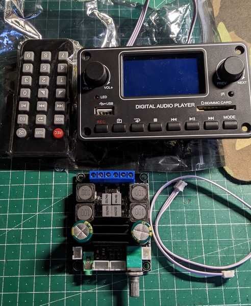 MP3 плеєр вбудований UNISIAN із підсилювачем