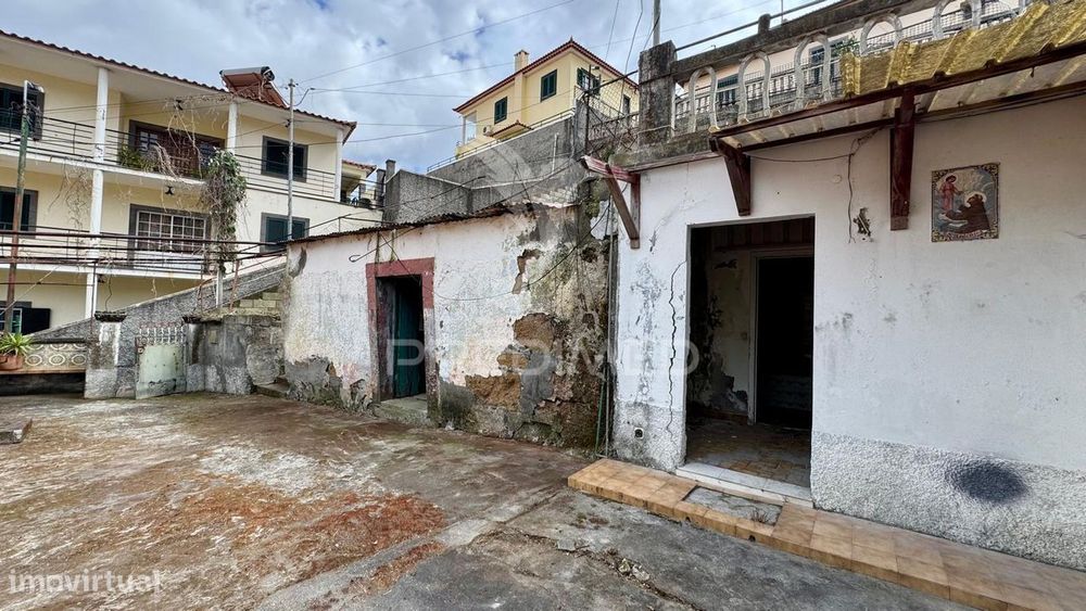 Moradia T2 para reconstrução | Santo António – Funchal