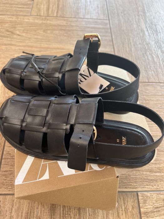 Босоніжки жіночі,Зара.нові, натуральна шкіра, 39 розмір