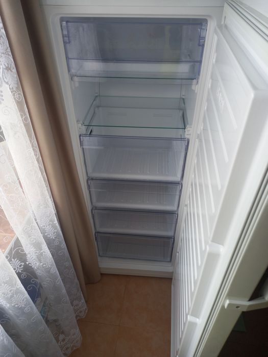 Морозильна камера ,,BEKO"